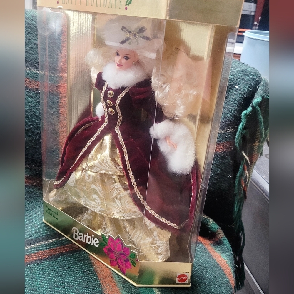 Vintage 1996 Holiday Barbie Special Edition. Never Been Unboxed. - Picture 3 of 10